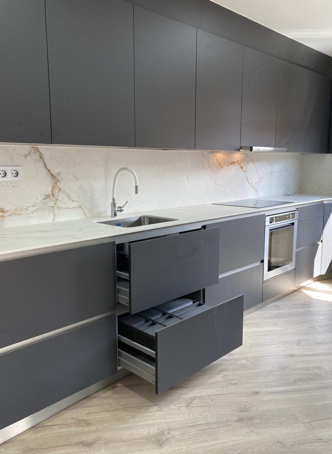 cocina gris completa